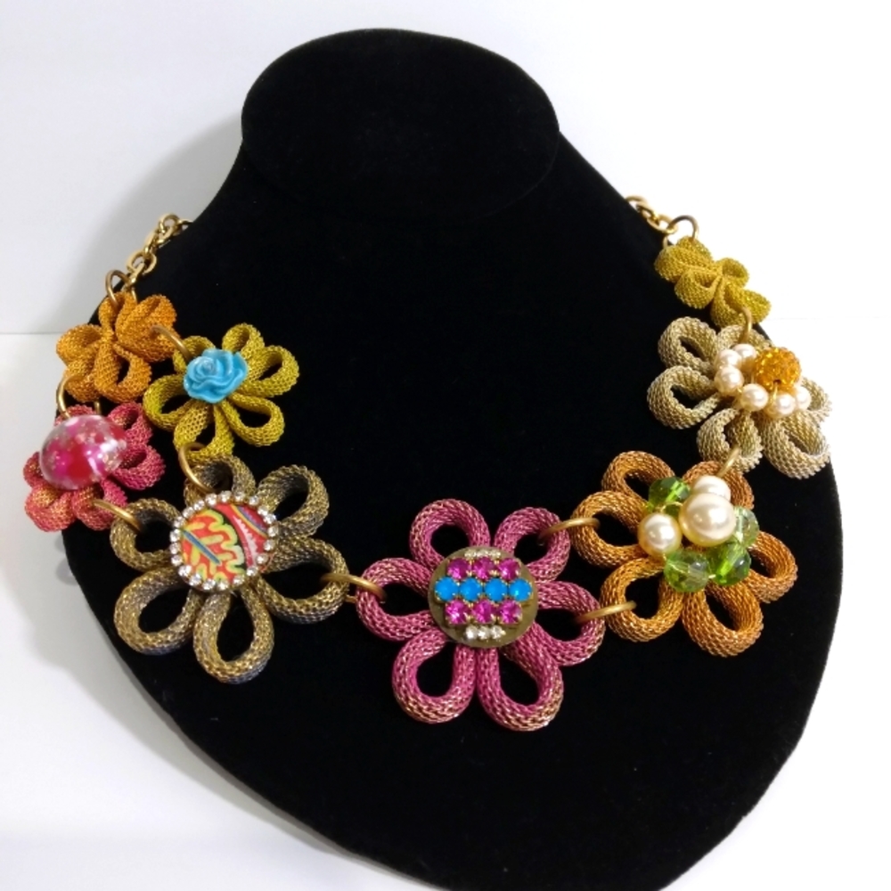 LENORA DAME Anthropologie Flower Power Necklace